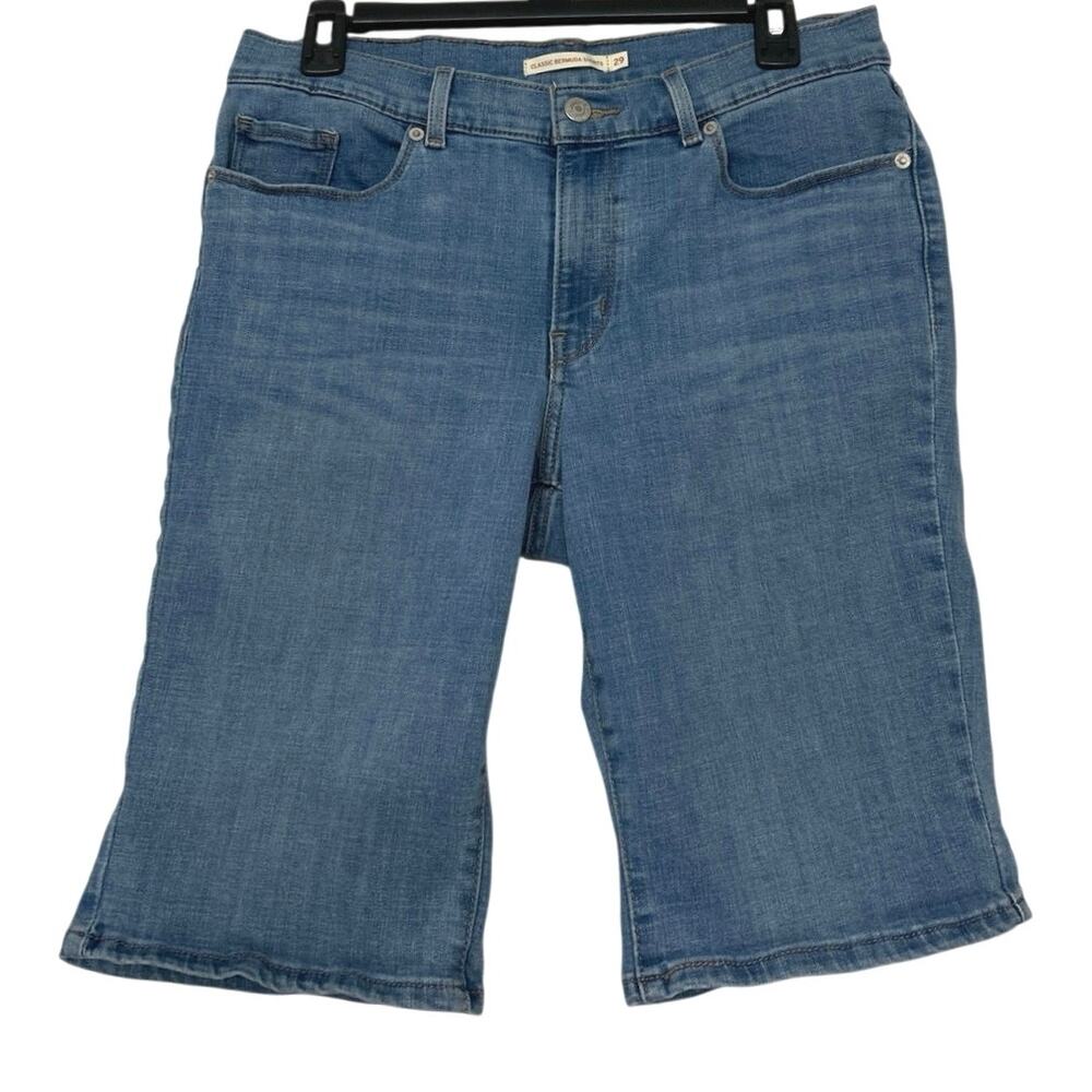 Levi’s Classic Bermuda Shorts Size 29 Light Wash Stretch Denim Mid Rise